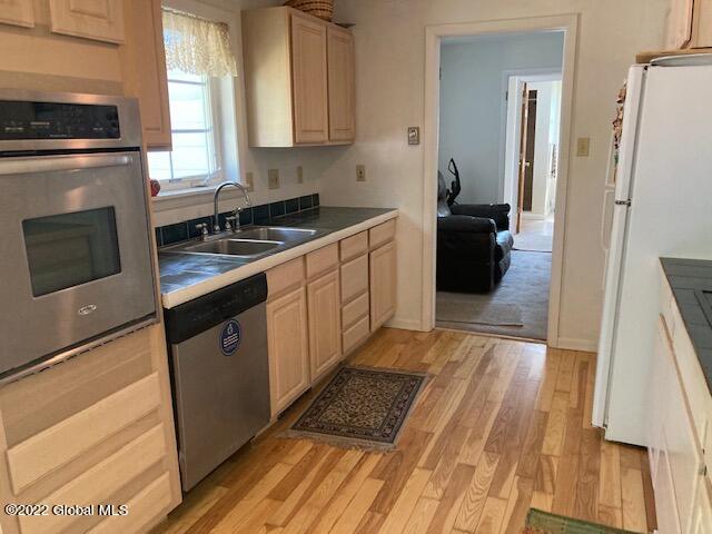 81 Mordella Road Colonie, NY 12205 - Photo 16 of 33 D48CBC4B-C012-47E7-93E6-2671181F2150