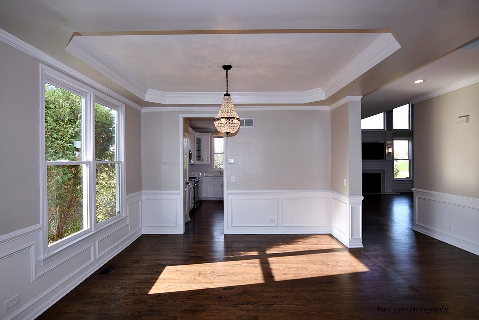 2231 Fargo Boulevard Geneva, IL 60134 - Photo 8 of 24 a view of entryway and hall with wooden floor