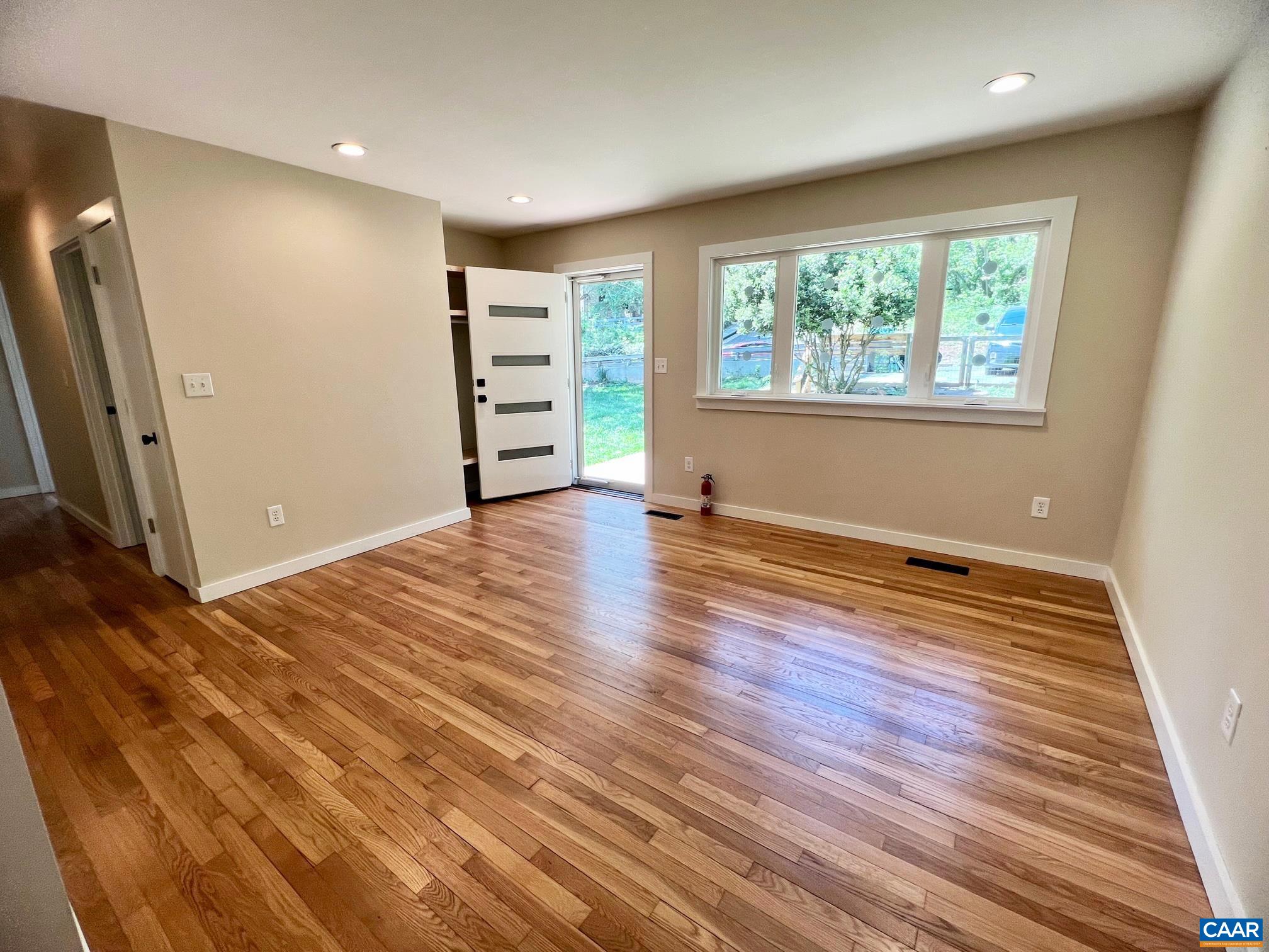 1410 Monticello Road Charlottesville, VA 22902 - Photo 4 of 40 Living