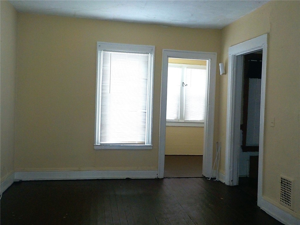 23 Peckham Street Rochester, NY 14621 - Photo 15 of 22