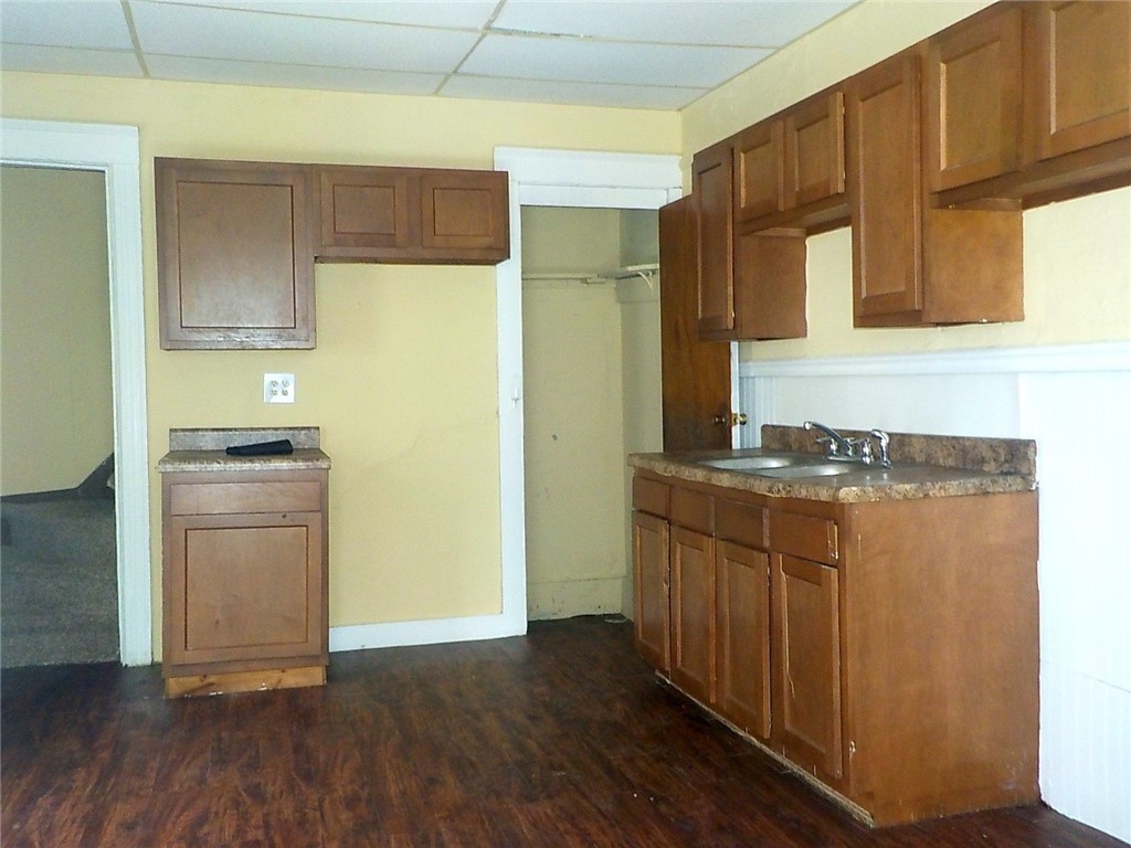 23 Peckham Street Rochester, NY 14621 - Photo 4 of 22