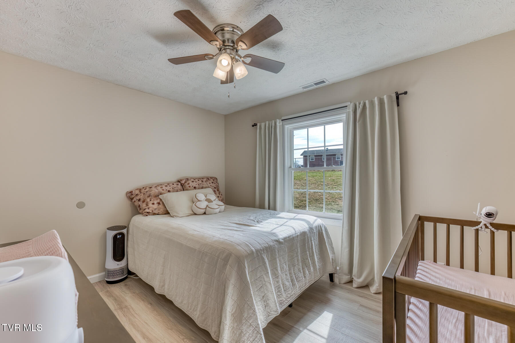 328 Kings Road Piney Flats, TN 37686 - Photo 13 of 40 328 Kings Rd-14