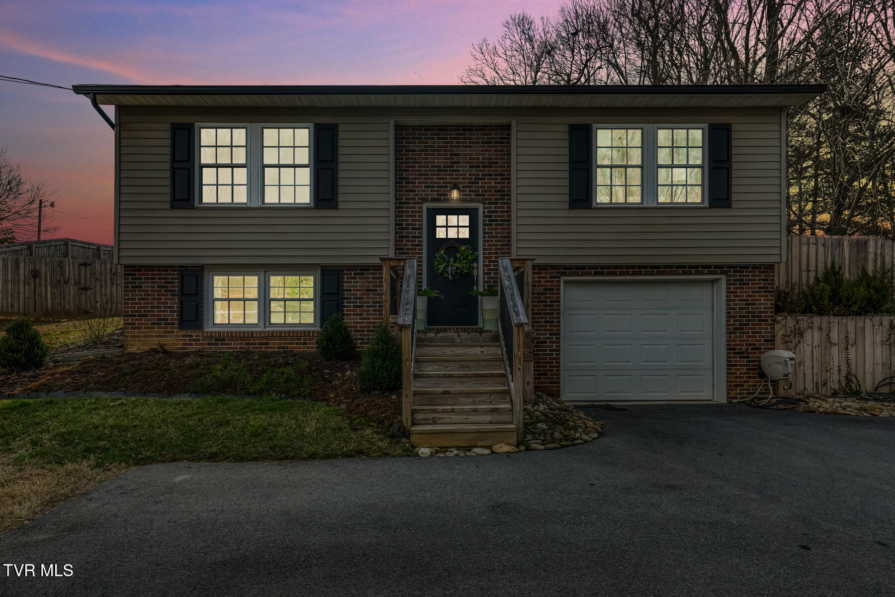 328 Kings Road Piney Flats, TN 37686 - Photo 2 of 40 328 Kings Rd-43