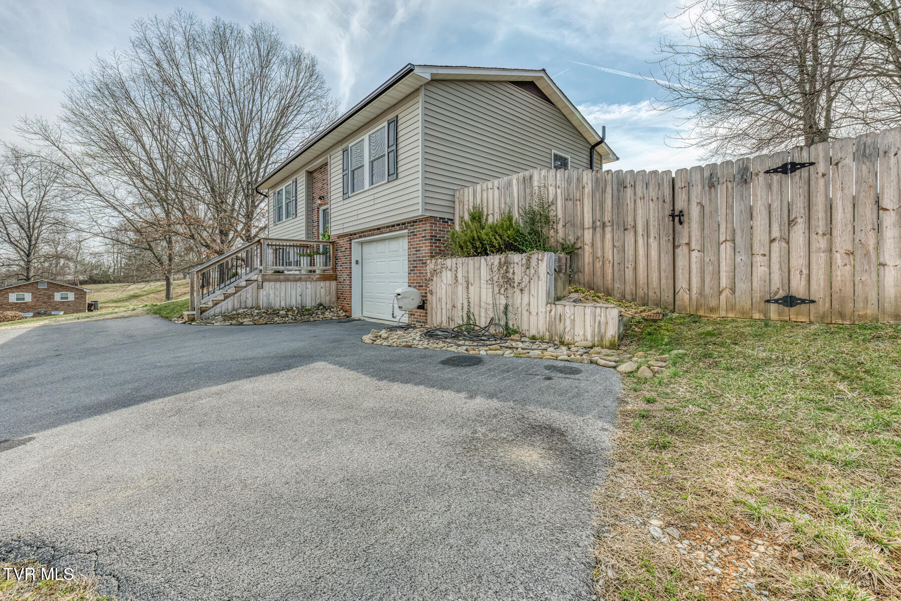 328 Kings Road Piney Flats, TN 37686 - Photo 27 of 40 328 Kings Rd-26