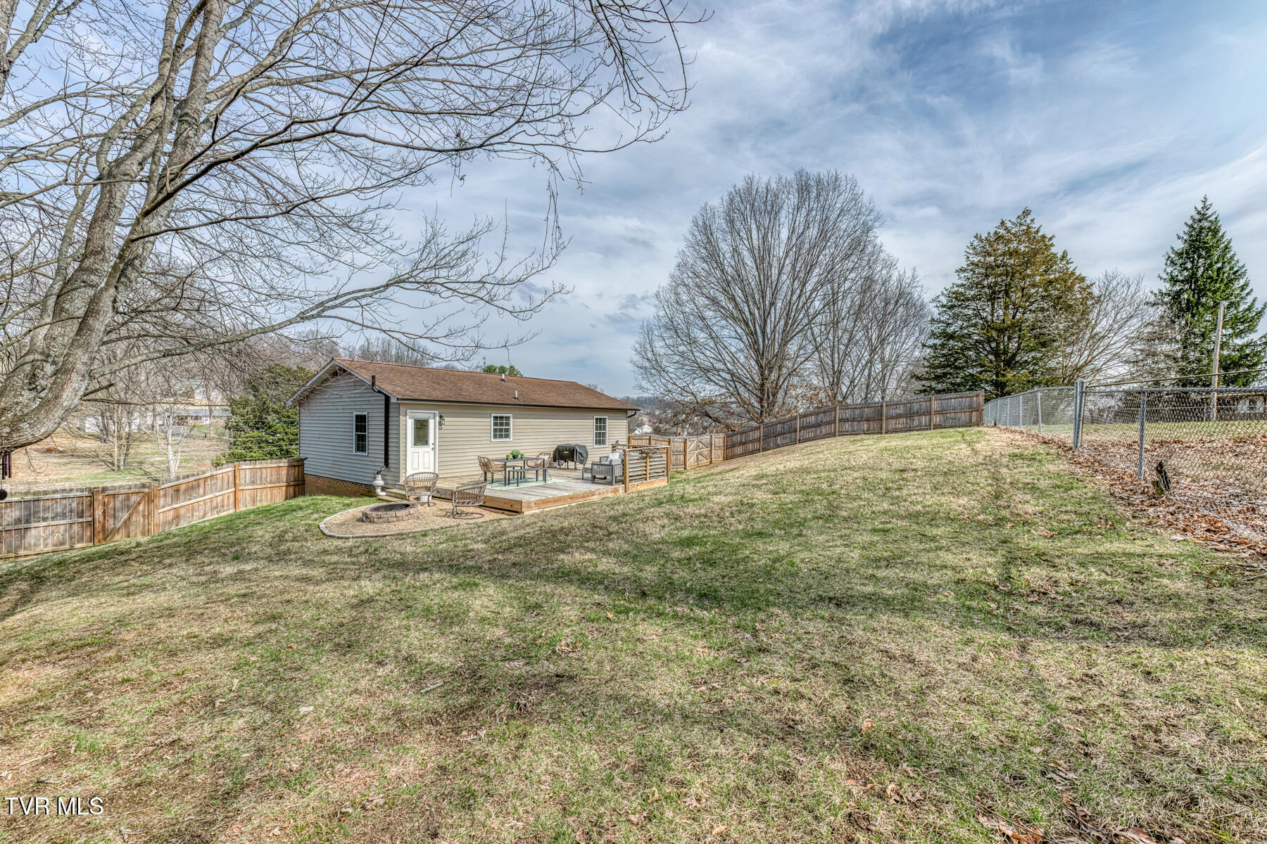 328 Kings Road Piney Flats, TN 37686 - Photo 33 of 40 328 Kings Rd-32