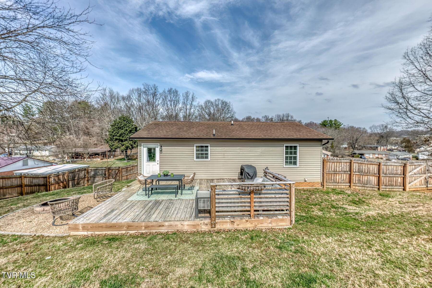 328 Kings Road Piney Flats, TN 37686 - Photo 34 of 40 328 Kings Rd-33