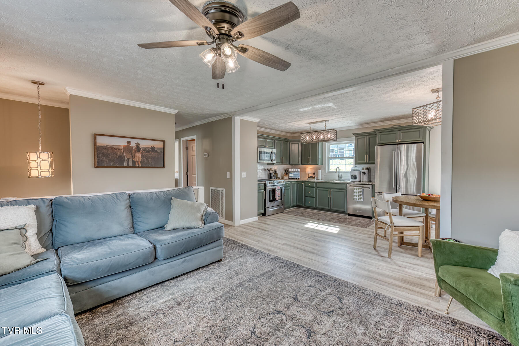 328 Kings Road Piney Flats, TN 37686 - Photo 4 of 40 328 Kings Rd-7