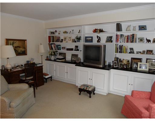 300 Fox Chapel Road, Unit 309 Pittsburgh, PA 15238 - Photo 12 of 18 Den.