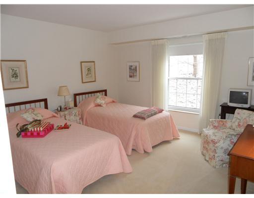 300 Fox Chapel Road, Unit 309 Pittsburgh, PA 15238 - Photo 13 of 18 Bedroom.