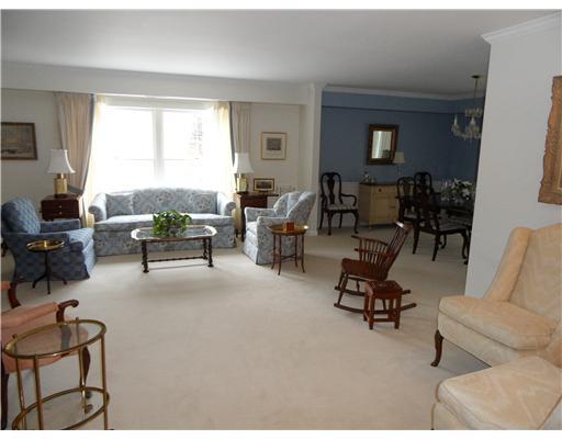 300 Fox Chapel Road, Unit 309 Pittsburgh, PA 15238 - Photo 5 of 18 Living Room.