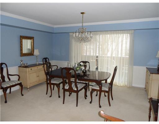 300 Fox Chapel Road, Unit 309 Pittsburgh, PA 15238 - Photo 7 of 18 Dining Room.
