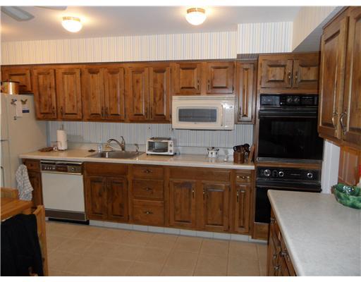 300 Fox Chapel Road, Unit 309 Pittsburgh, PA 15238 - Photo 8 of 18 Kitchen.