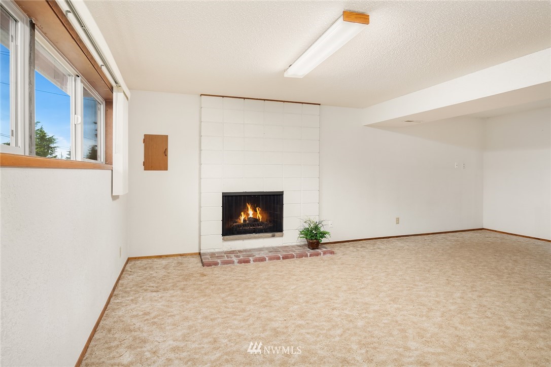 11617 Southeast 166th Place Renton, WA 98058 - Photo 14 of 19 Gallery Image 14