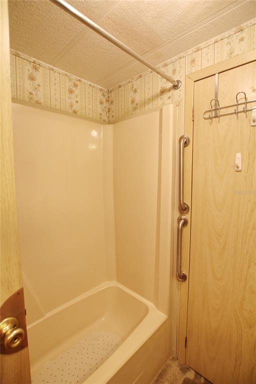 1236 Chobee Loop Okeechobee, FL 34974 - Photo 29 of 39 Master Bathroom