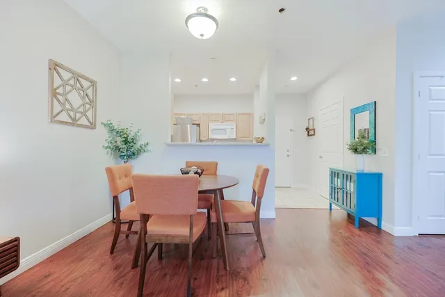 $370,000 | 8 Walnut Street, Unit 209, Peabody, MA 01960