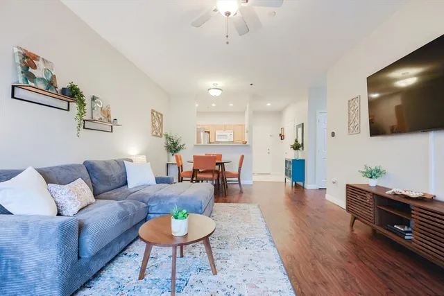 $370,000 | 8 Walnut Street, Unit 209, Peabody, MA 01960