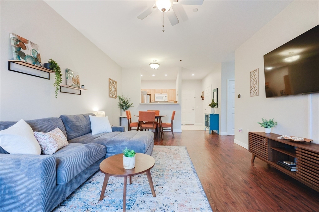 8 Walnut Street, Unit 209 Peabody, MA 01960 - Photo 13 of 27