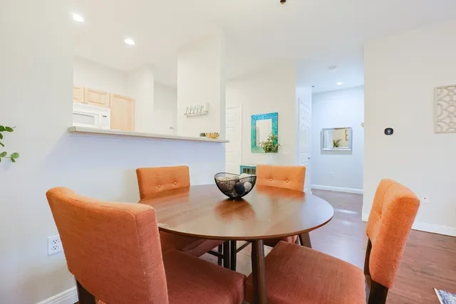 $370,000 | 8 Walnut Street, Unit 209, Peabody, MA 01960