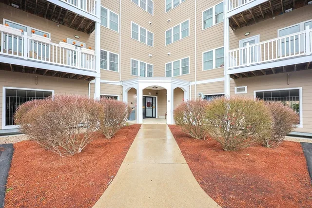 $370,000 | 8 Walnut Street, Unit 209, Peabody, MA 01960