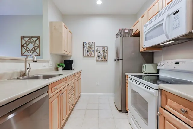 $370,000 | 8 Walnut Street, Unit 209, Peabody, MA 01960