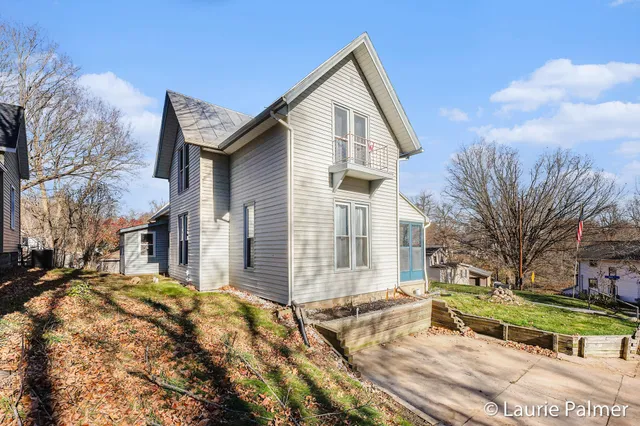 $179,900 | 304 Yeomans Street, Ionia, MI 48846