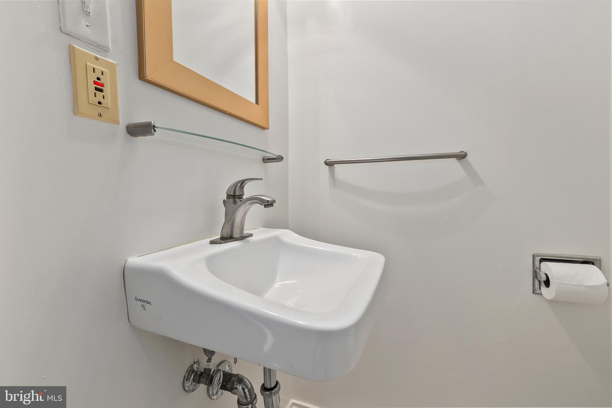 1672 Chimney House Road Reston, VA 20190 - Photo 12 of 62 Gallery Image 12