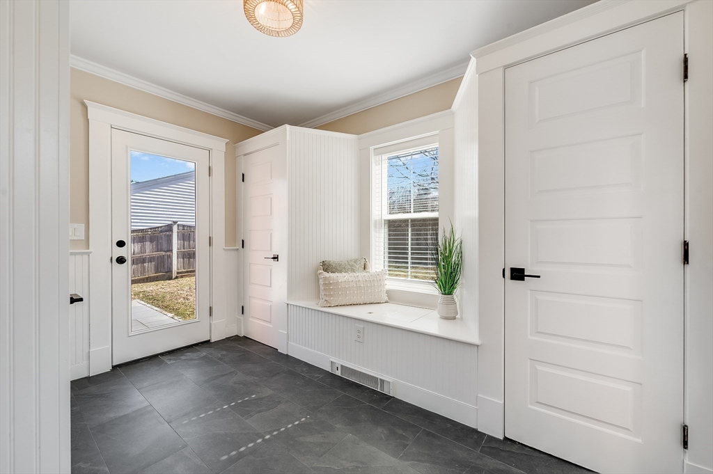 8 Riverside Avenue Gloucester, MA 01930 - Photo 18 of 32