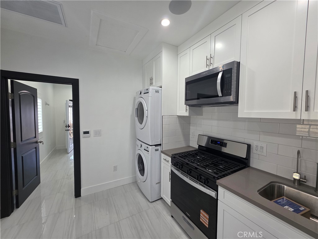 9523 Stanwin Arleta, CA 91331 - Photo 4 of 11