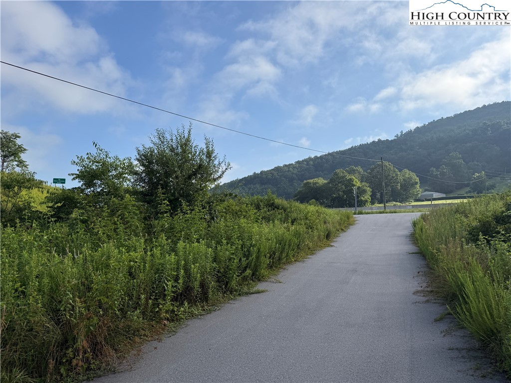 Deep Gap Drive Deep Gap, NC 28618 - Photo 18 of 31 a view of a street