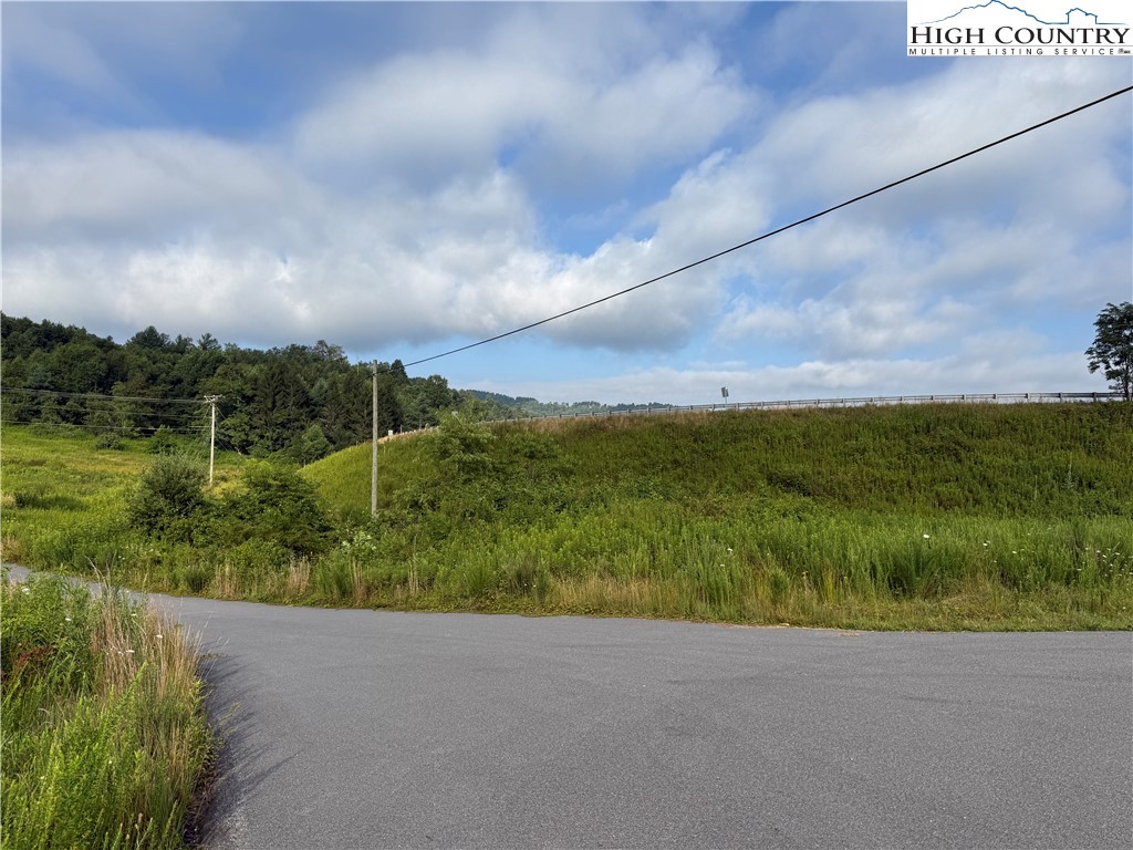 Deep Gap Drive Deep Gap, NC 28618 - Photo 26 of 31 a view of a lake with a city