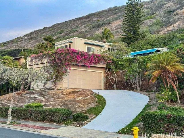 $2,690,000 | 155 Lumahai Street, Honolulu, HI 96825