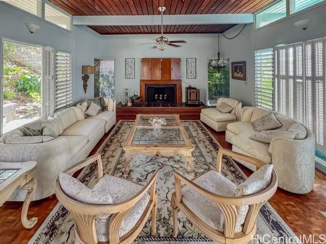 $2,690,000 | 155 Lumahai Street, Honolulu, HI 96825