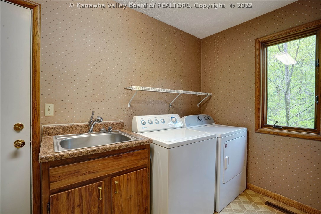 1439 Brookstone Road Charleston, WV 25314 - Photo 11 of 30 Gallery Image 11