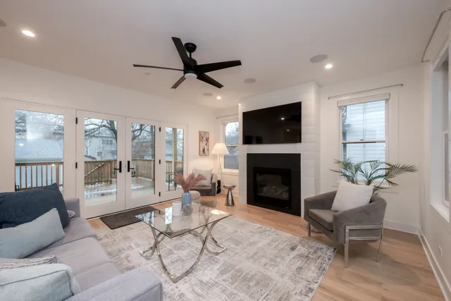 $2,166,667 | 3817 North Lowell Avenue, Chicago, IL 60641