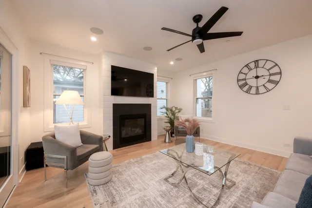 $2,166,667 | 3817 North Lowell Avenue, Chicago, IL 60641