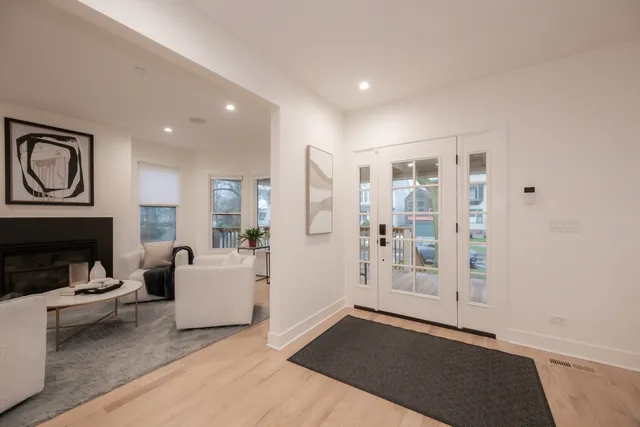 $2,166,667 | 3817 North Lowell Avenue, Chicago, IL 60641