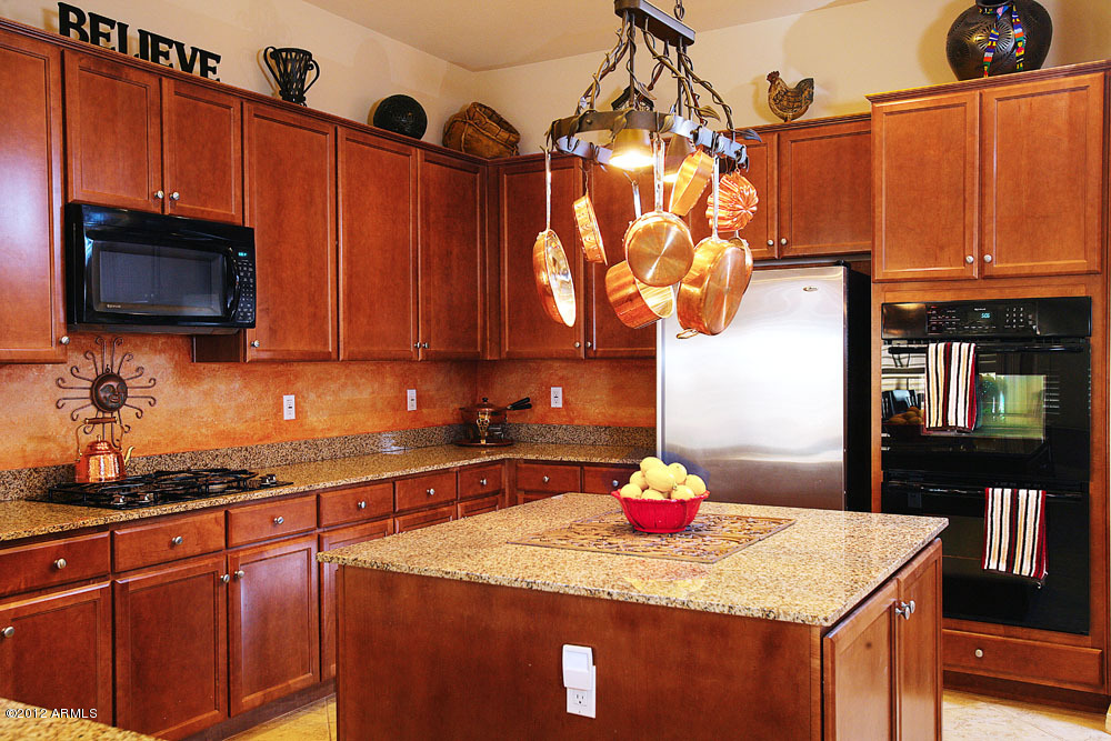 4660 South Ranger Court Gilbert, AZ 85297 - Photo 5 of 39 Granite and gas cook-top