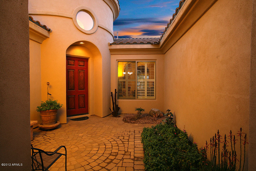 4660 South Ranger Court Gilbert, AZ 85297 - Photo 8 of 39 Private relaxing courtyard