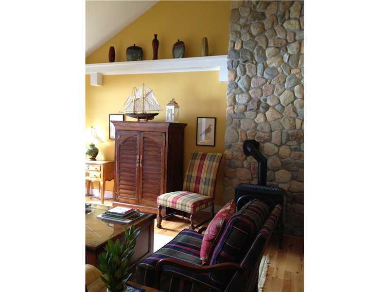 522 Grand Marsh Bay Road Corea, ME 04624 - Photo 10 of 25 Living Room.