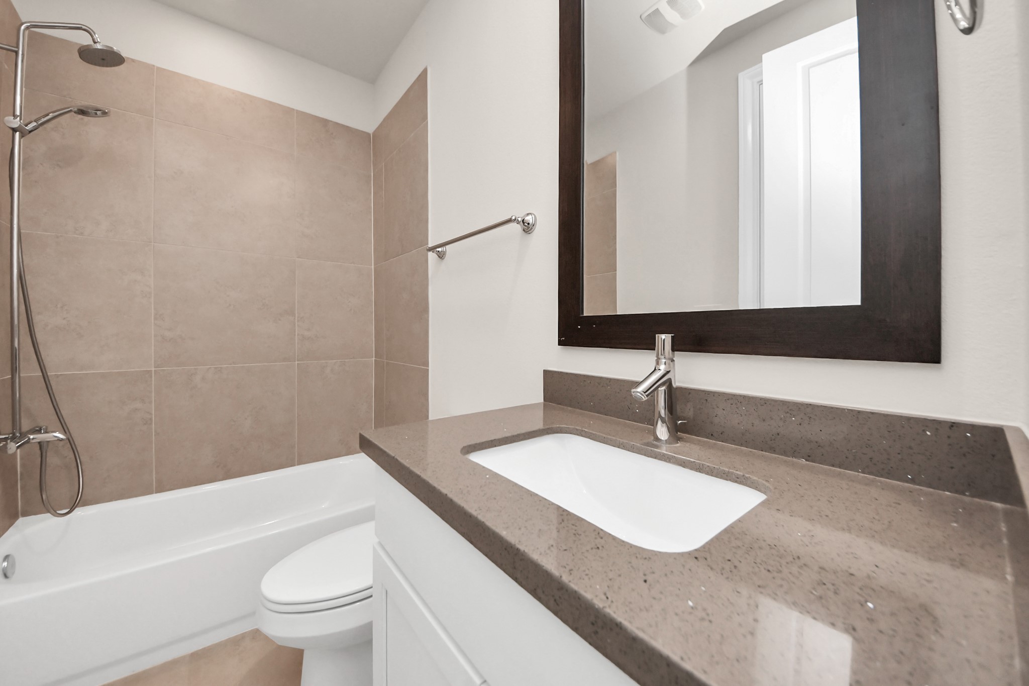 6072 Kansas Street Houston, TX 77007 - Photo 12 of 47