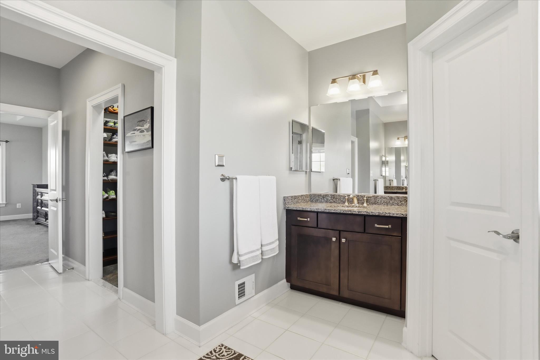 5754 Tuscarora Road Tuscarora, MD 21790 - Photo 29 of 68 Separate vanity.