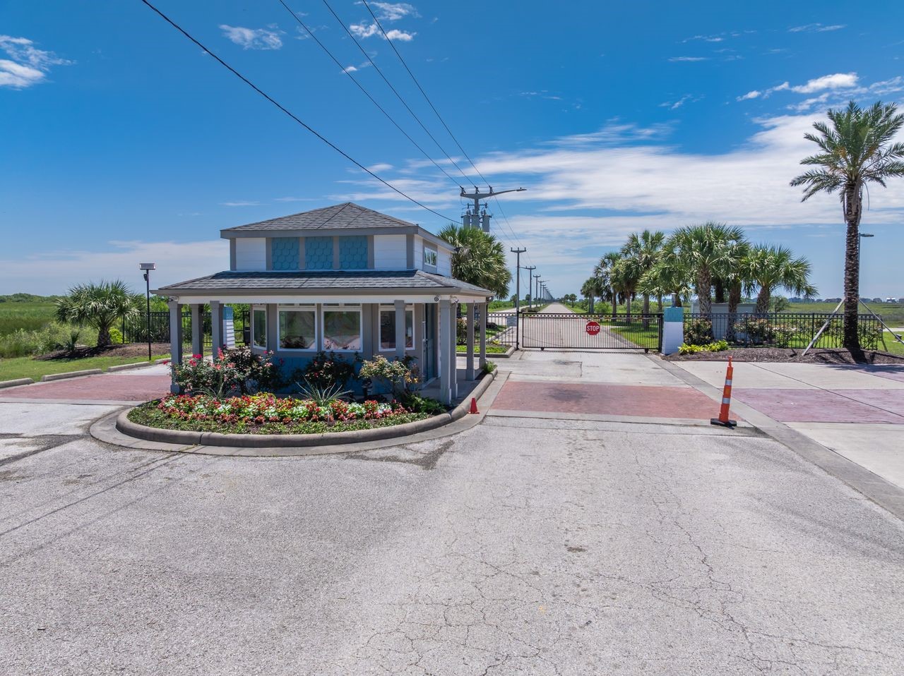4 Loggerhead Hitchcock, TX 77563 - Photo 19 of 38 a view of a house with entertaining space and potted plants