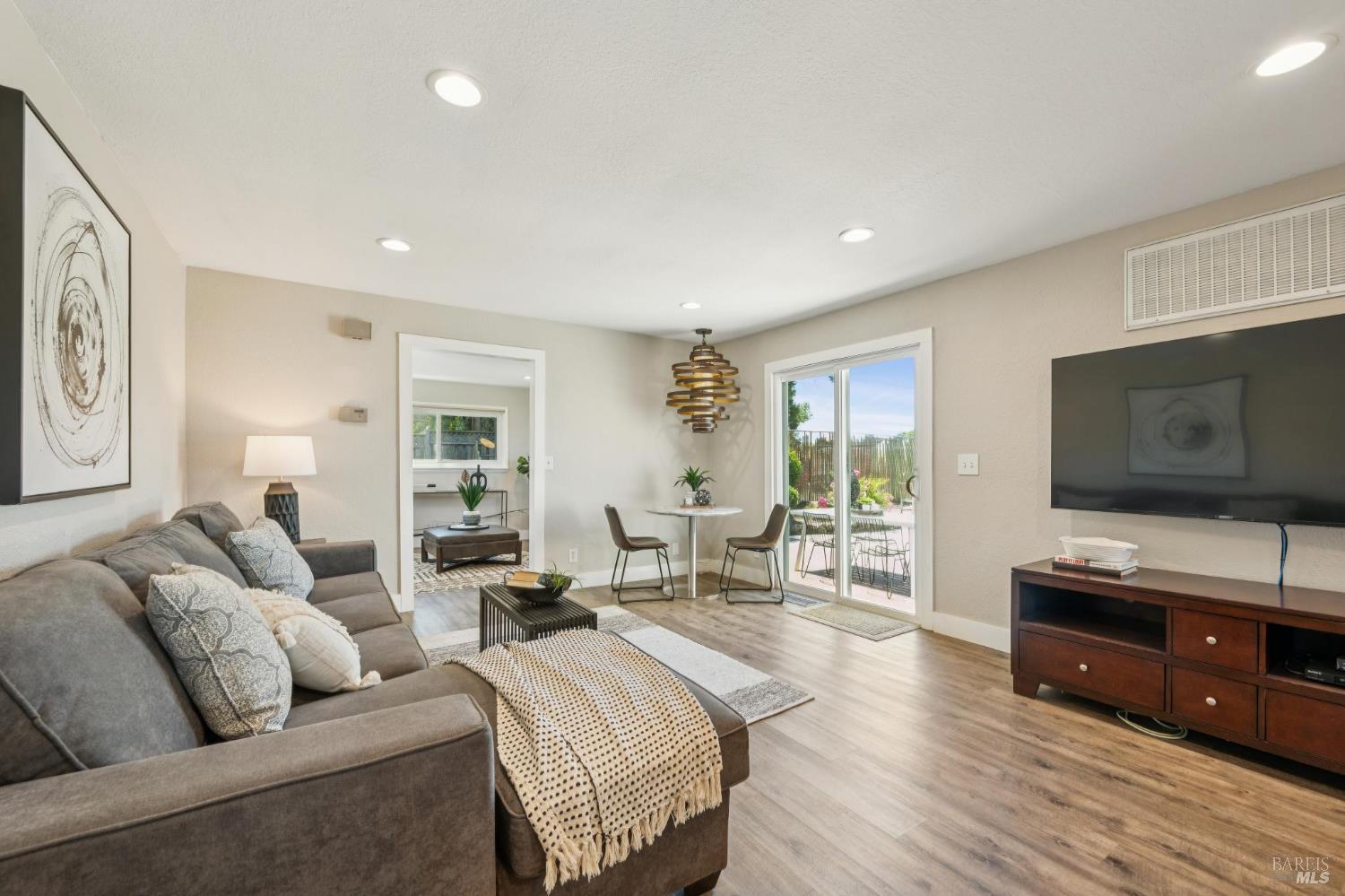 5370 Daywalt Lane Sebastopol, CA 95472 - Photo 13 of 69