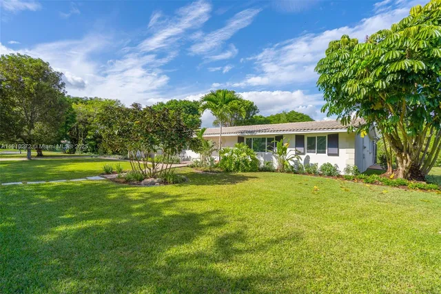 $11,000 | 7021 Southwest 107th Street, Pinecrest, FL 33156