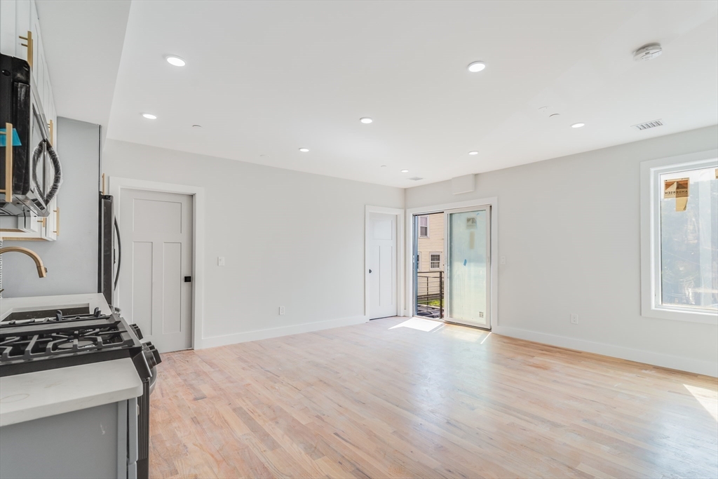 97 Condor Street Boston, MA 02128 - Photo 6 of 17