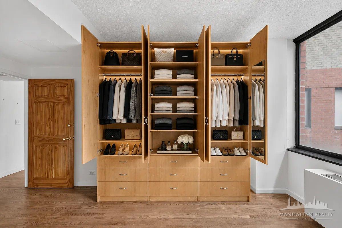 380 Rector Place, Unit 8J Manhattan, NY 10280 - Photo 5 of 14 Photo 5