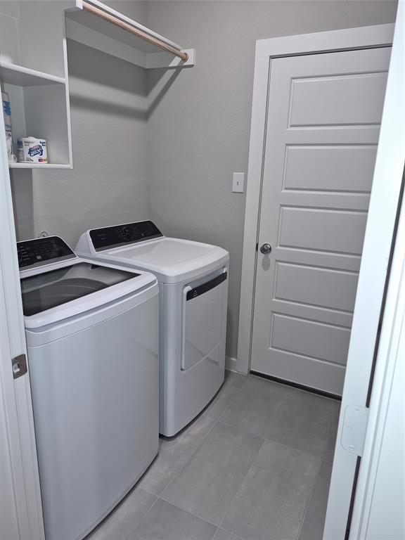 872 Sunflower Road Lavon, TX 75166 - Photo 5 of 12 a utility room with dryer and washer