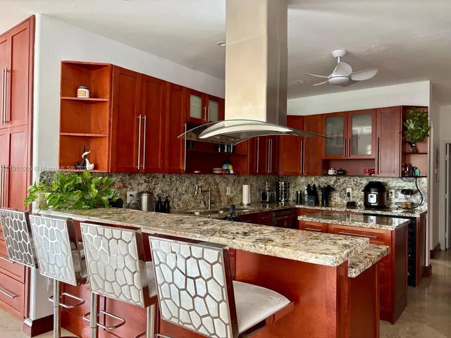 a view of a livingroom with furniture