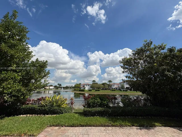 $1,250,000 | 7943 Northwest 111th Court, Doral, FL 33178