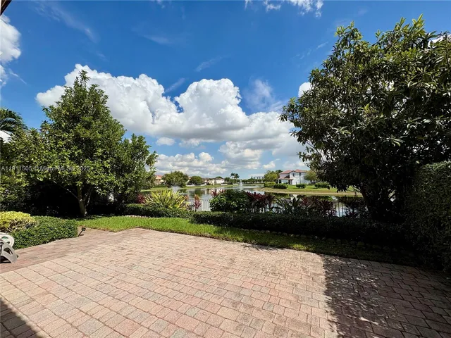 $1,250,000 | 7943 Northwest 111th Court, Doral, FL 33178